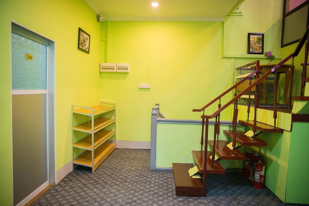 The Sat Yangon Hostel Exterior photo