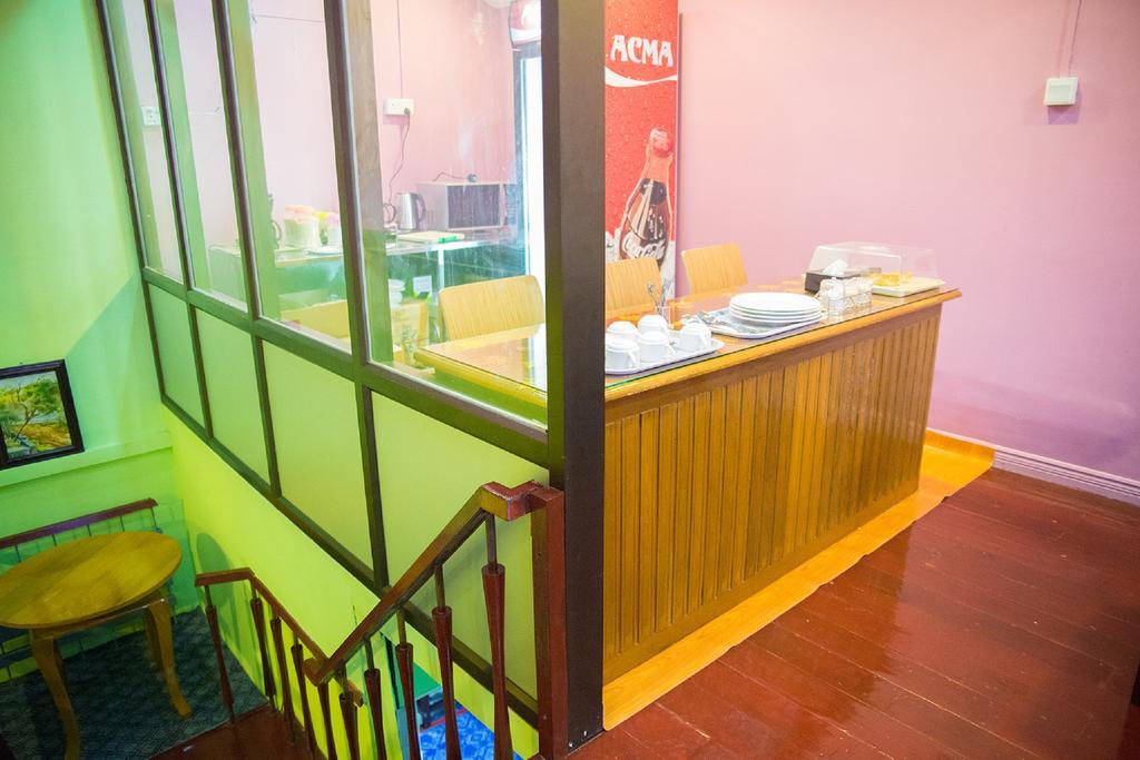 The Sat Yangon Hostel Exterior photo