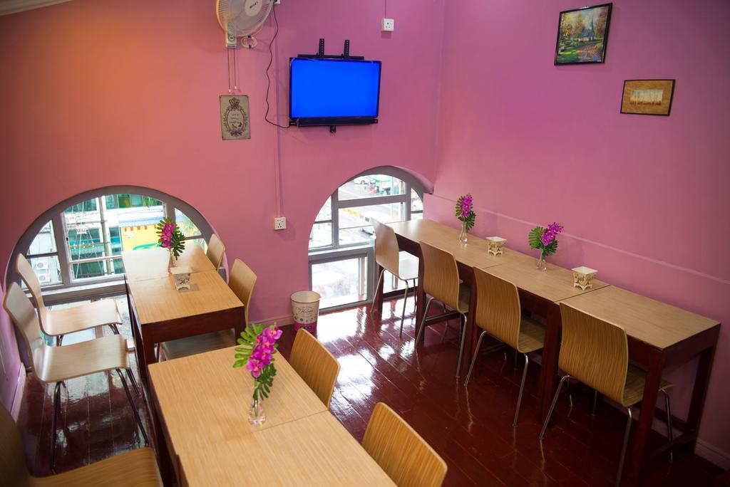 The Sat Yangon Hostel Exterior photo
