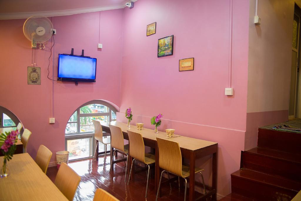 The Sat Yangon Hostel Exterior photo