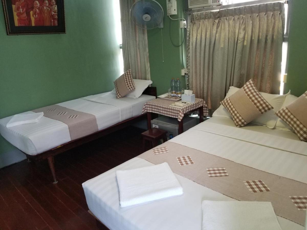 The Sat Yangon Hostel Exterior photo