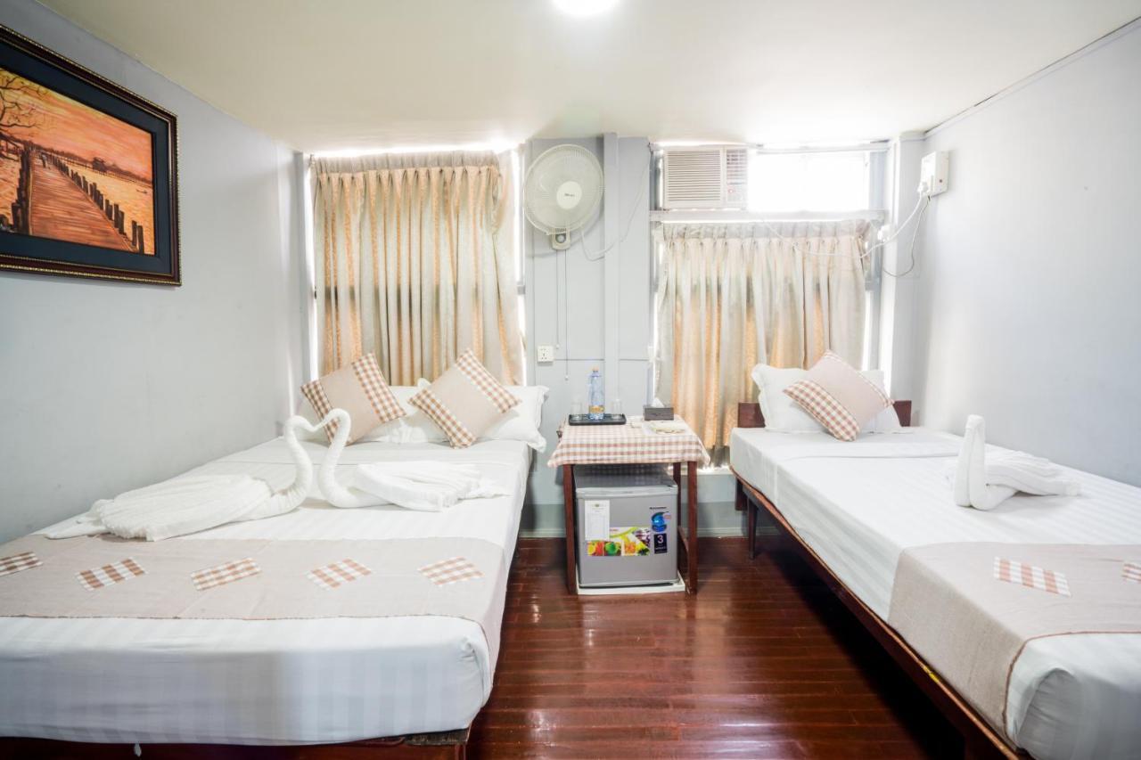 The Sat Yangon Hostel Exterior photo