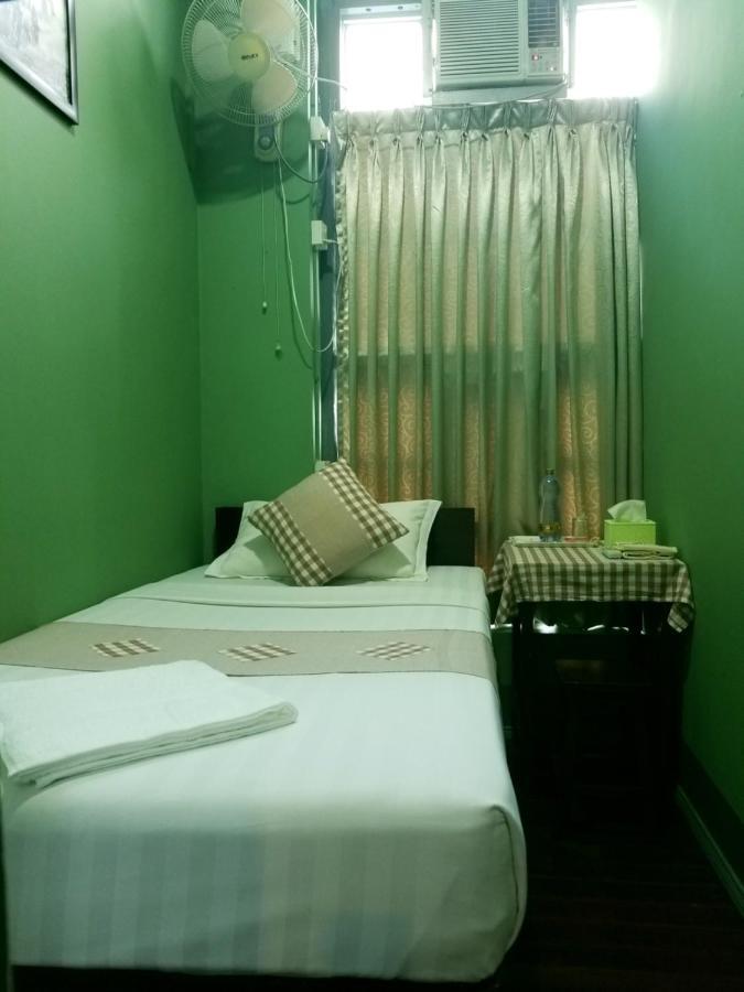 The Sat Yangon Hostel Exterior photo